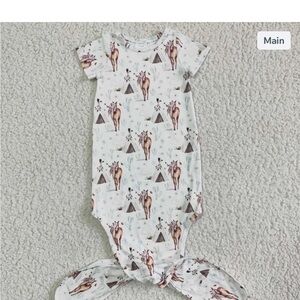 Newborn gown. Pretty Horse.